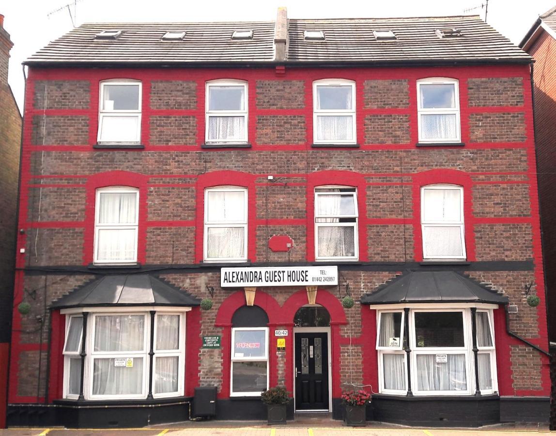 Alexandra Guest House 헤멜헴스테드 외부 사진