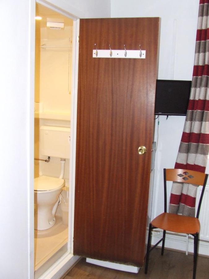 Alexandra Guest House 헤멜헴스테드 외부 사진