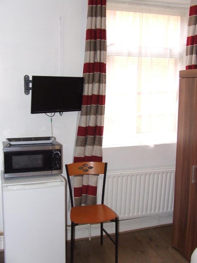 Alexandra Guest House 헤멜헴스테드 외부 사진