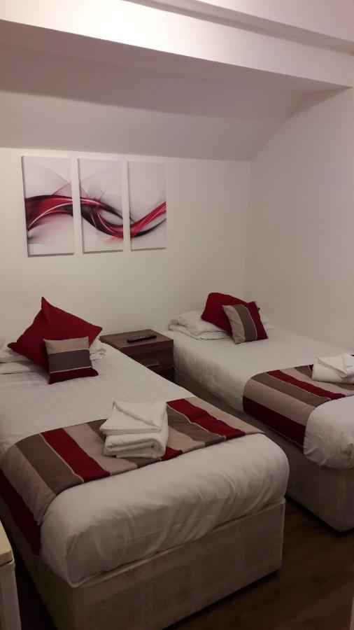Alexandra Guest House 헤멜헴스테드 외부 사진