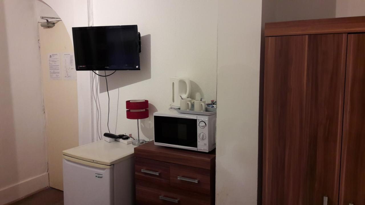 Alexandra Guest House 헤멜헴스테드 외부 사진